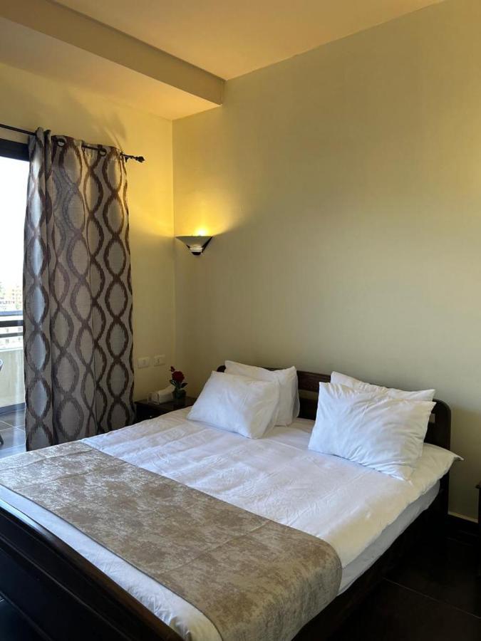 Iris Flower Hotel Jezzine Ngoại thất bức ảnh