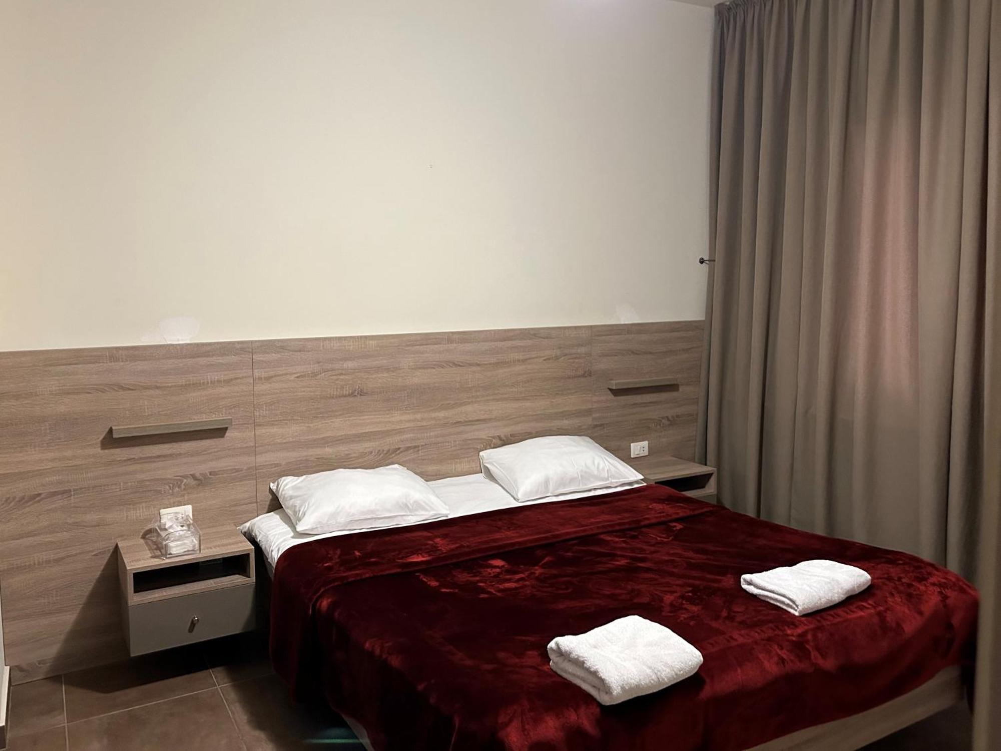 Iris Flower Hotel Jezzine Ngoại thất bức ảnh