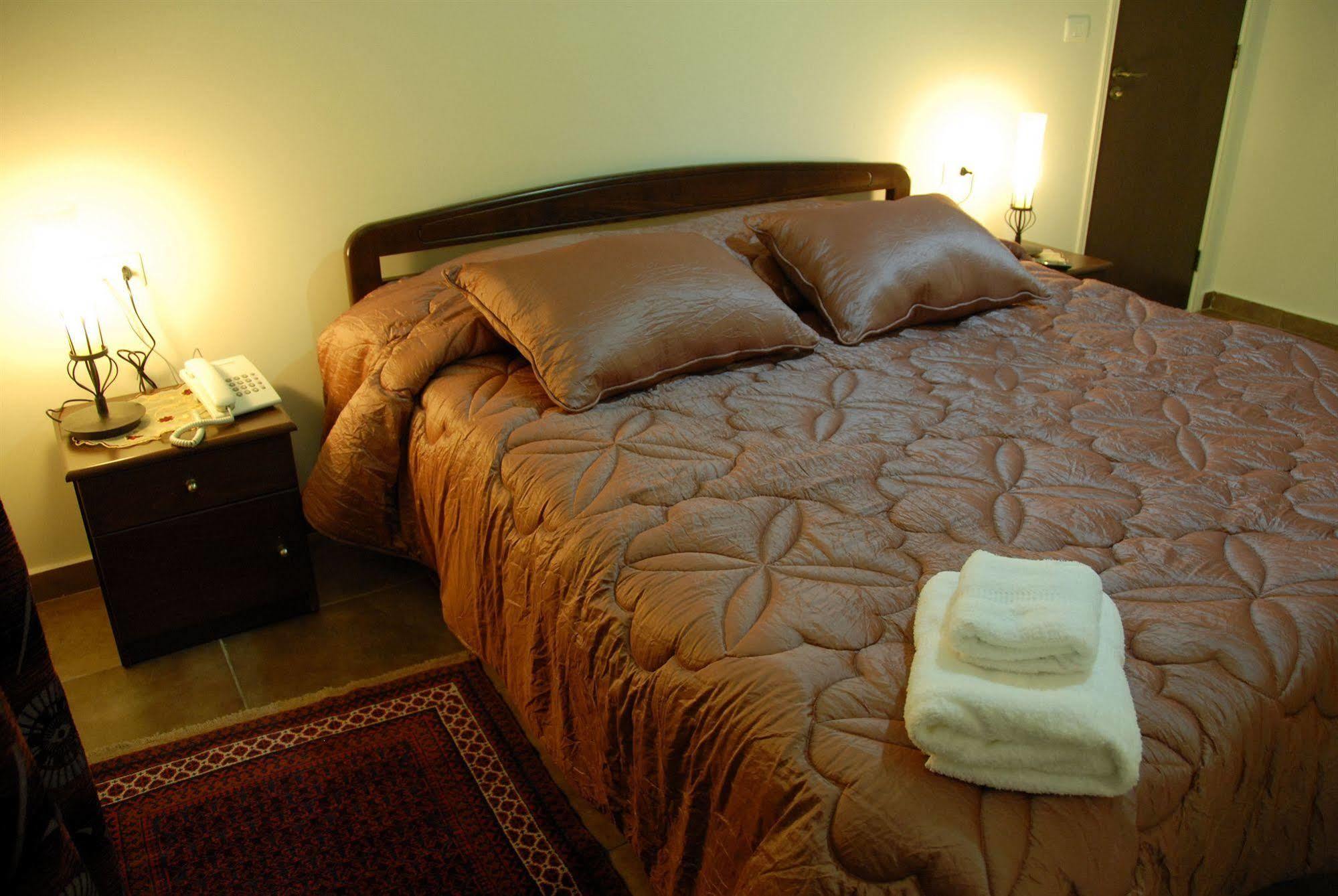 Iris Flower Hotel Jezzine Ngoại thất bức ảnh